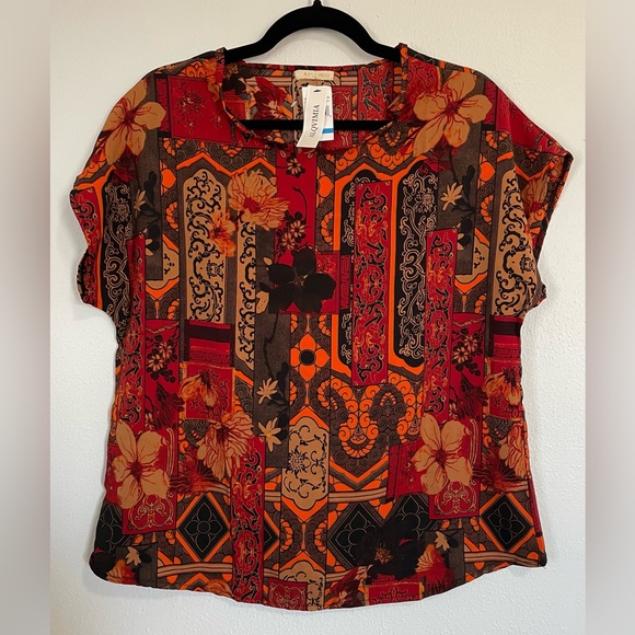 women’s printed top - Picture 1 of 3